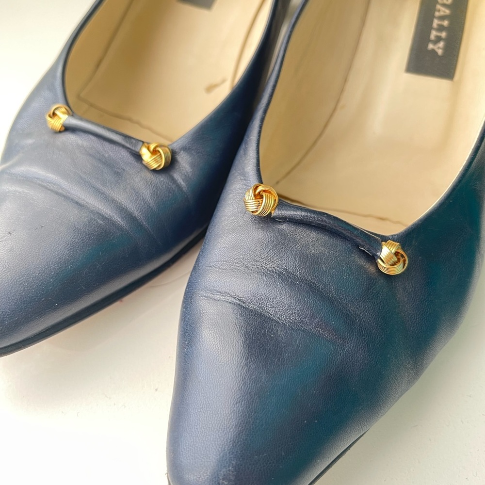 Bally Closed Toe Kitty Cat Heel Pumps